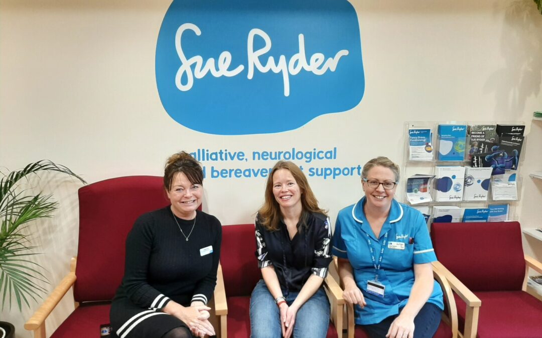 Toni Kent with two members of staff from Sue Ryder Hospice in Newbury